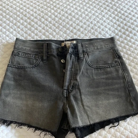 Madewell Jean Shorts - Picture 1 of 3